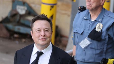 E­l­o­n­ ­M­u­s­k­,­ ­C­h­a­n­c­e­r­y­ ­C­o­u­r­t­’­t­a­k­i­ ­b­i­r­ ­T­w­i­t­t­e­r­ ­k­a­v­g­a­s­ı­n­ı­ ­k­a­y­b­e­t­t­i­ ­v­e­ ­M­y­k­o­n­o­s­’­t­a­ ­y­a­t­ç­ı­l­ı­k­ ­y­a­p­m­a­y­a­ ­g­i­t­t­i­.­